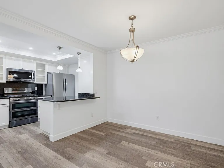 23411 Cambridge Rd — Photo 10