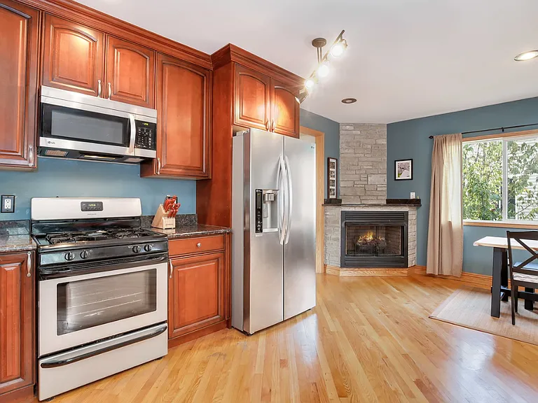 134 Washington Ave — Photo 3