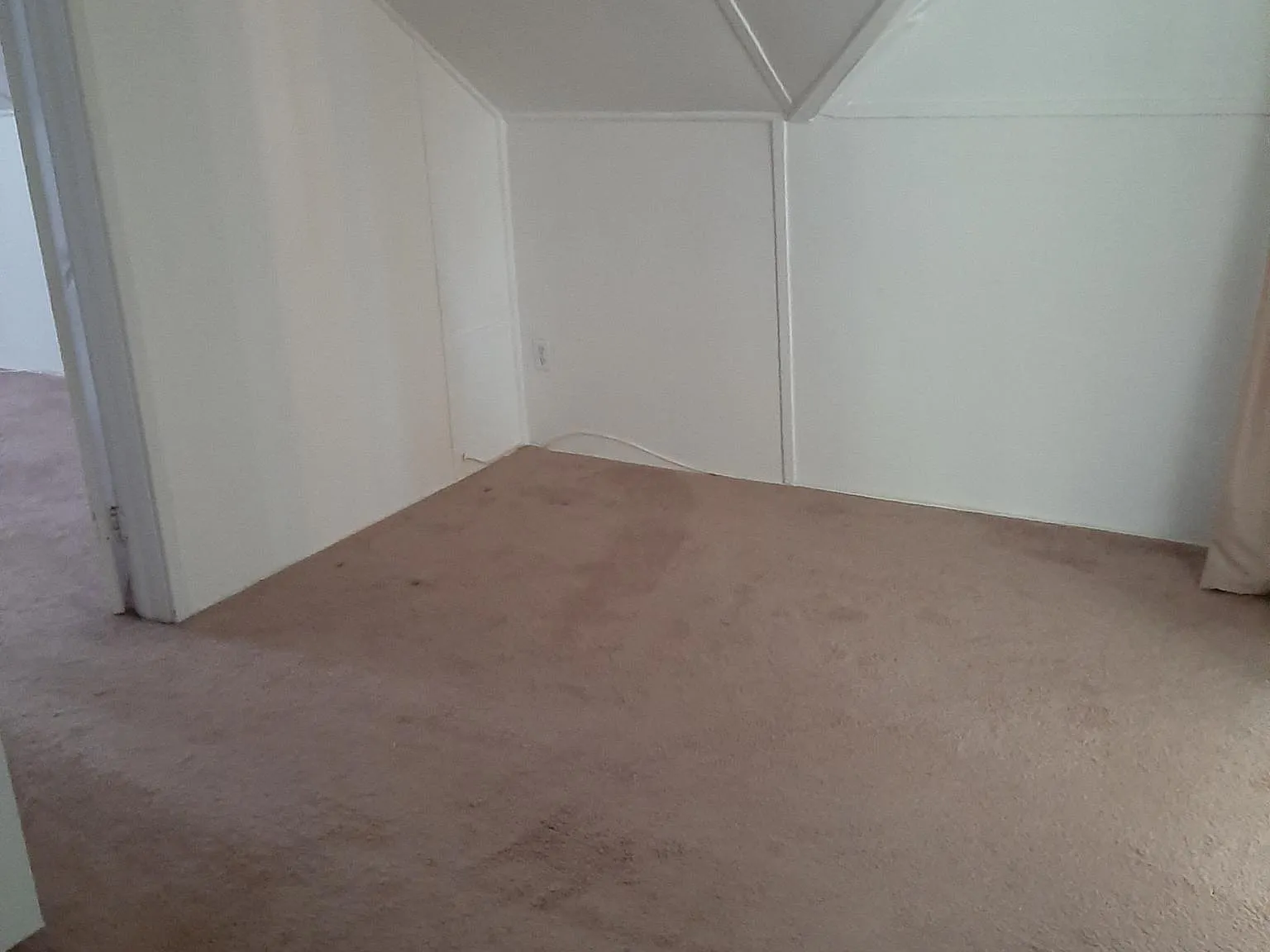 2511 N Pershing Dr — Photo 3