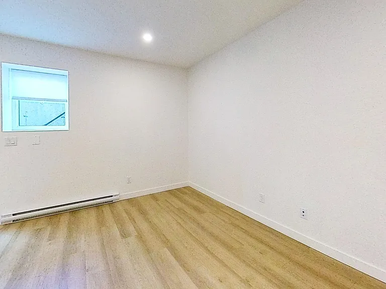 196XX 75th Ave — Photo 25