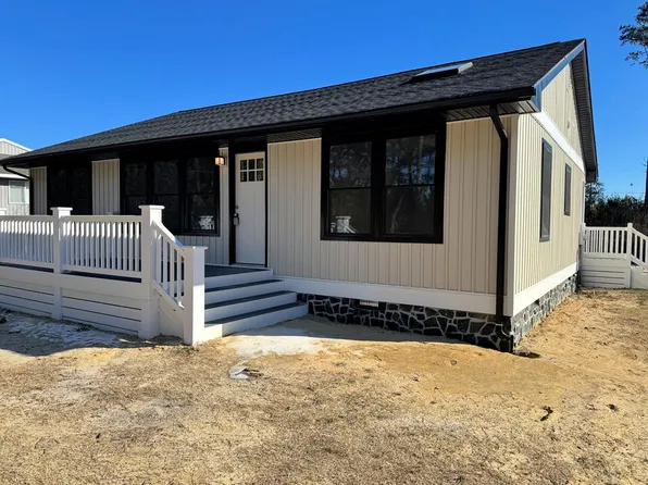 5410 Oak Dr, Chincoteague, VA 23336