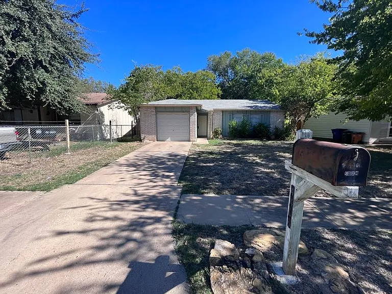 4406 Dovewood Dr — Photo 13