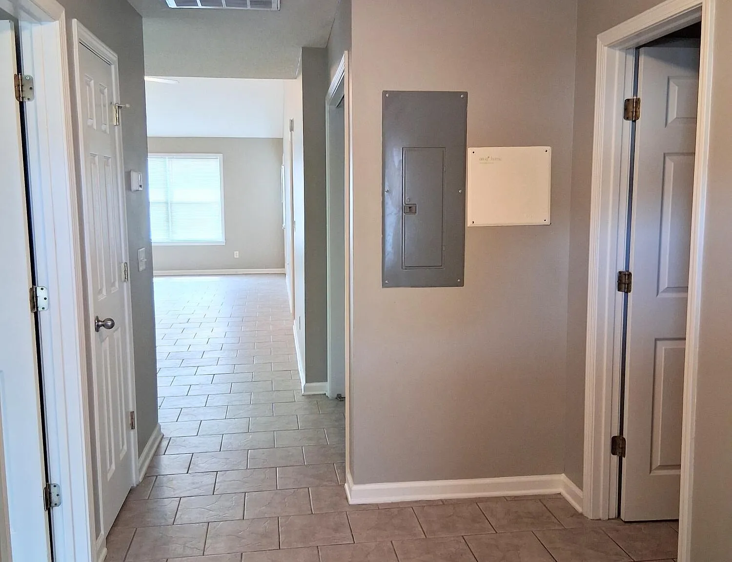 3 bed, 2.0 bath, 1250 sqft, $1,550 — Photo 3