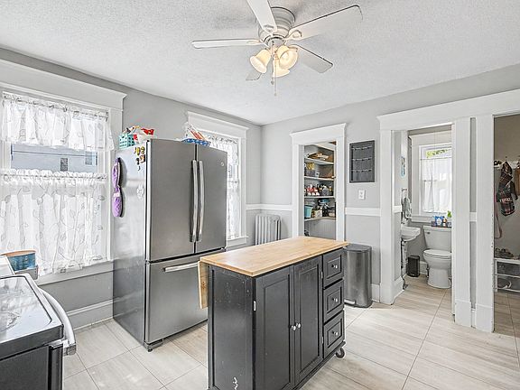 5th image of 419 Hillside Ave