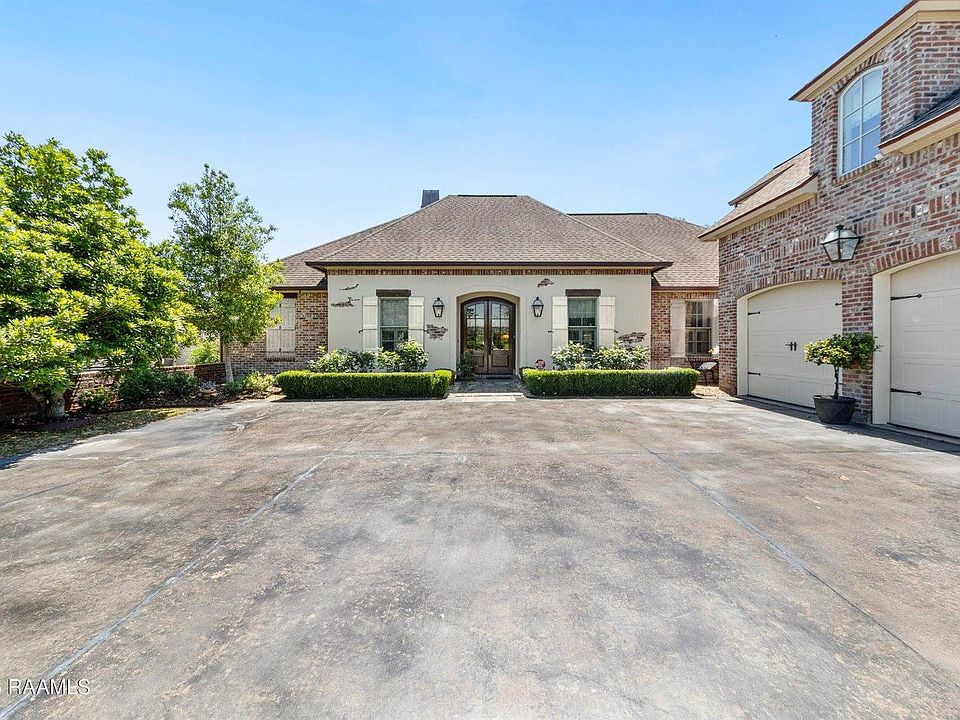 1st image of 105 Shinnecock Hills Dr