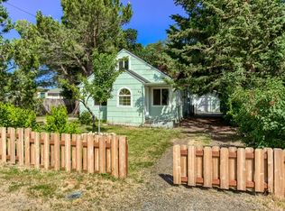 304 5th St, Phoenix, OR 97535