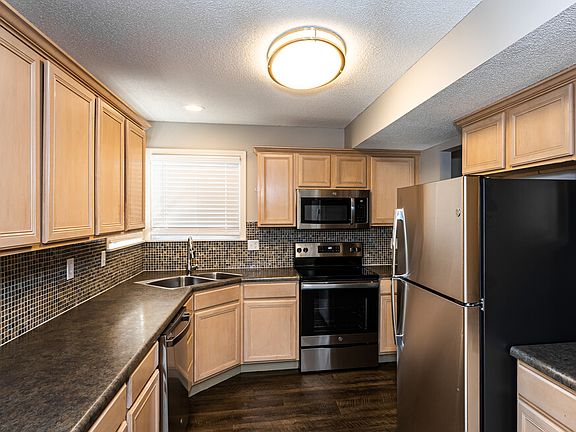 3rd image of 309 W Oak Dr