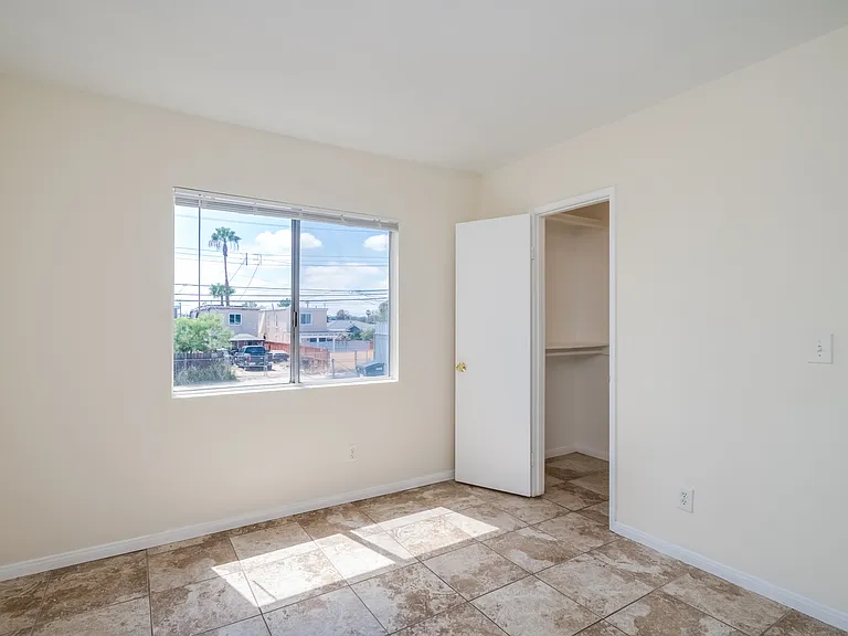 514 Grand Ave #D — Photo 15