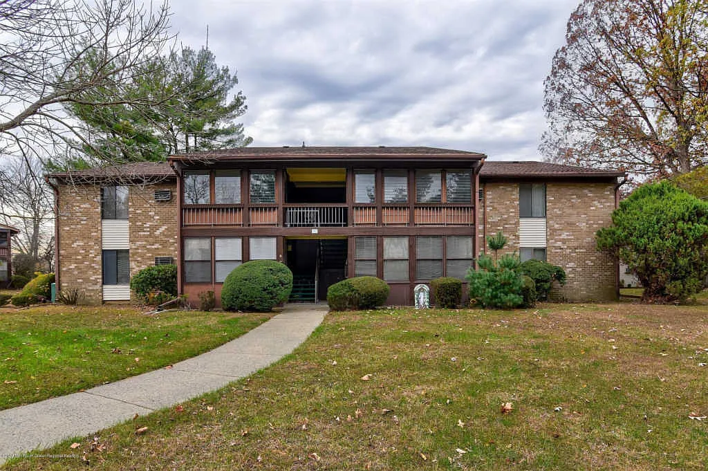 115 Amberly Dr Unit F photo 1