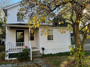 10 Alden St, Mystic, CT 06355