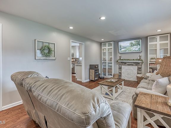 5th image of 105 Eastern Star Rd