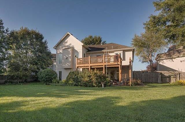 2nd image of 2628 NE Horseshoe Dr