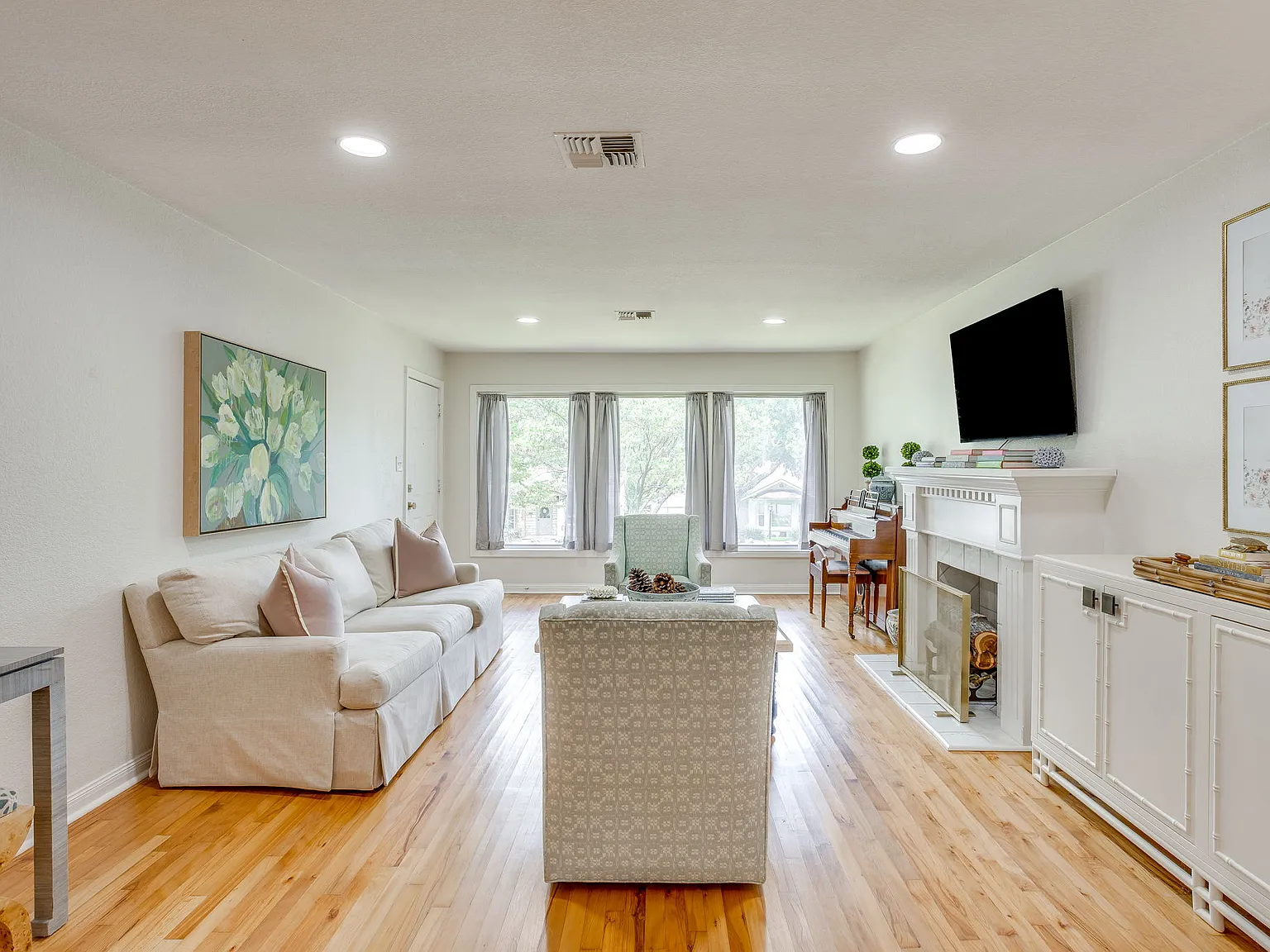 3 bed, 2.5 bath, 1934 sqft, $3,850 — Photo 4