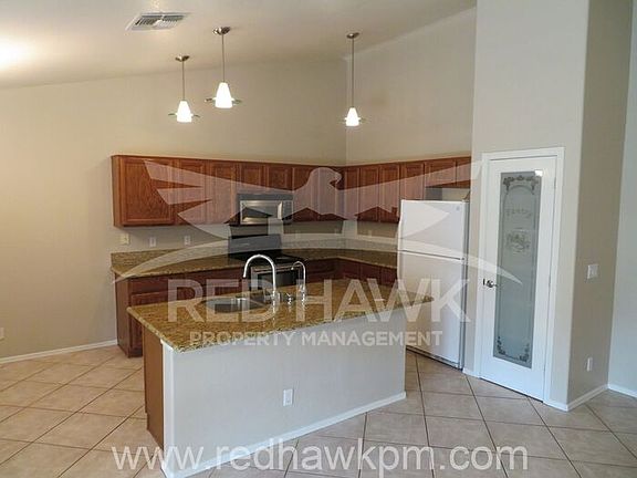 4th image of 2253 E San Tan Dr