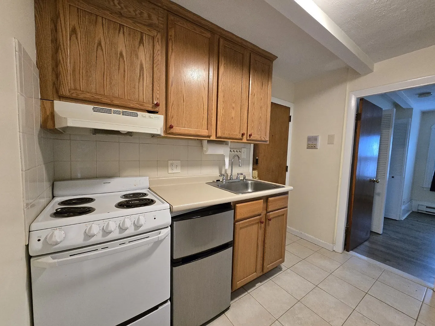 1 bed, 1.0 bath, 325 sqft, $1,950 — Photo 1