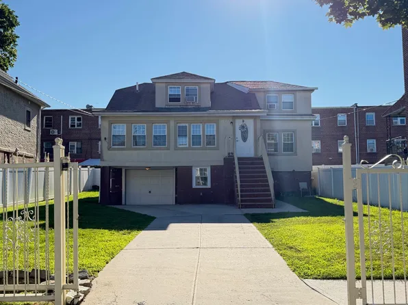 2945 Wickham Avenue image 1 of 36