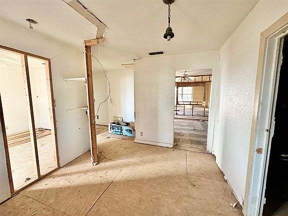 4th image of 263 Wits End