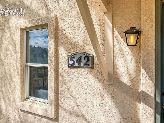 4th image of 542 W Boulder St