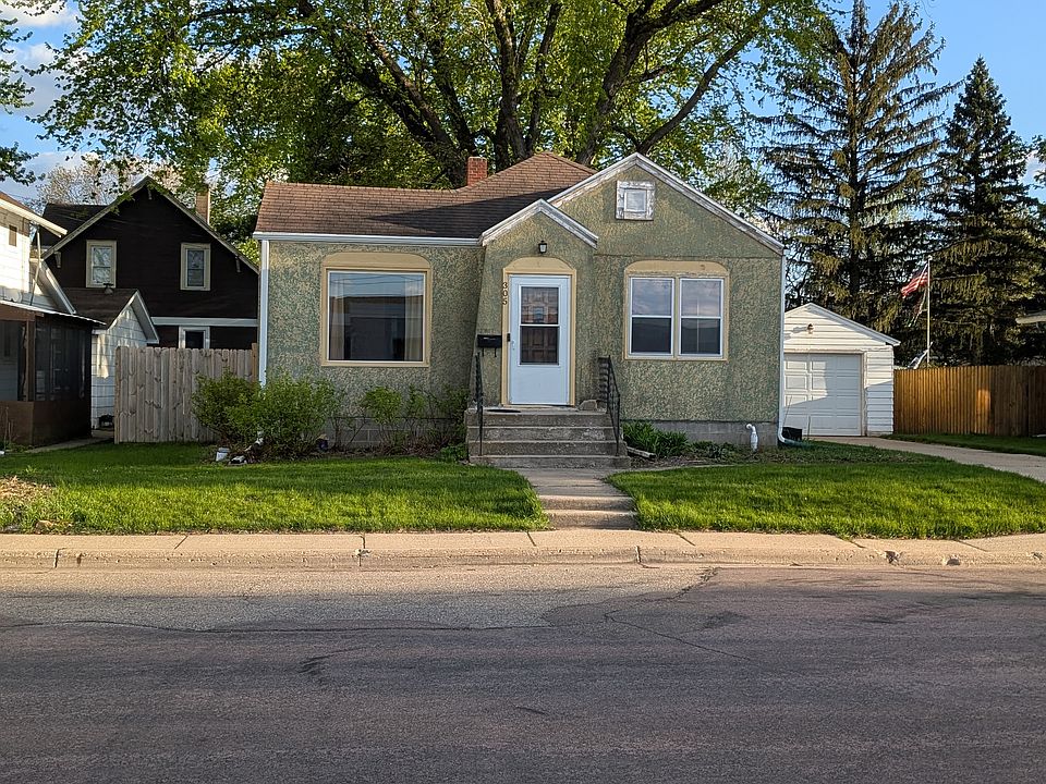 1st image of 305 Pierce Ave