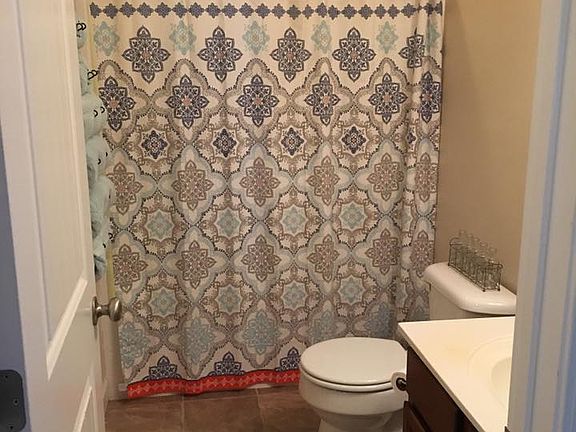 3rd image of 427 Wells Ave
