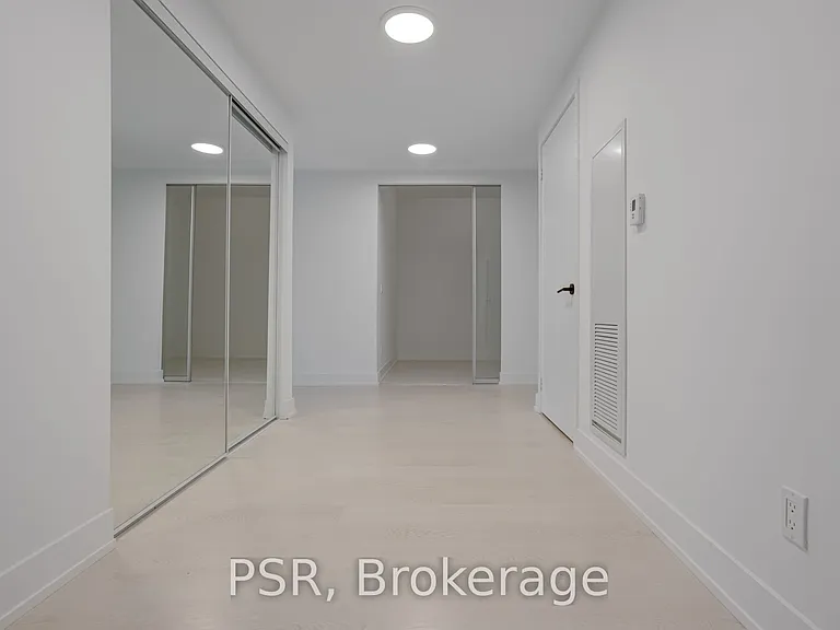 308 Jarvis St #422 — Photo 10