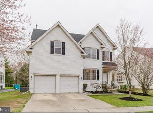 12 Wood View Dr, Mount Laurel, NJ 08054