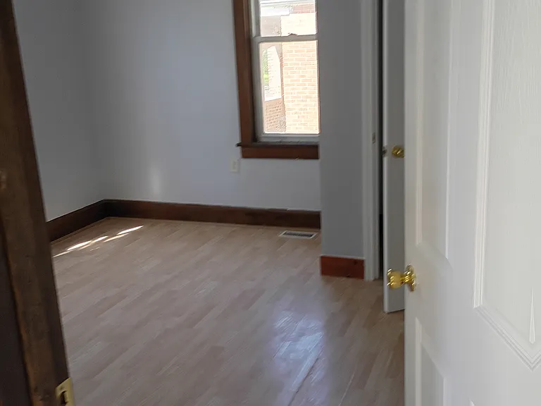 2709 W Hayes St — Photo 7