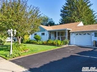57 Edward Ave, Hicksville, NY 11801