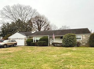 2105 Williamsburg Rd, Huntingdon Valley, PA 19006