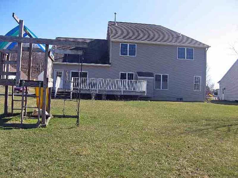 2nd image of 32 DUTCH MEADOWS Drive