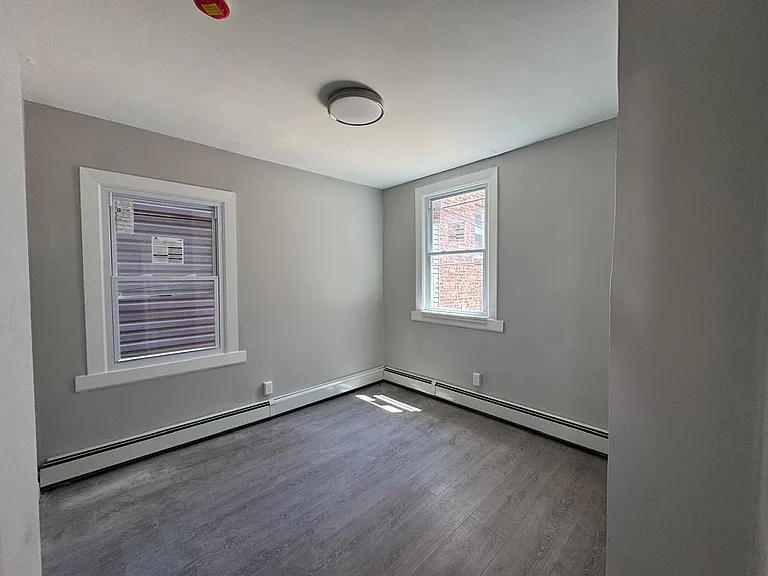 34 Coles St #2A — Photo 6