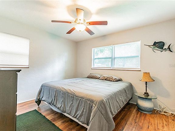 5th image of 10948 Village Green Ave