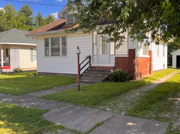 307 E Elm St, Salem, IL 62881