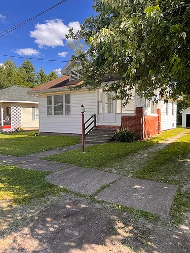 307 E Elm St Photo 1