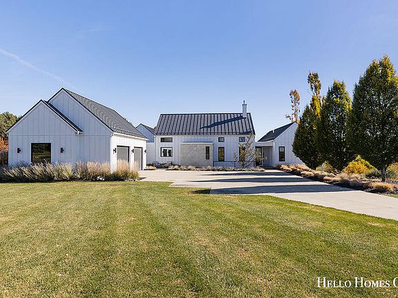 2nd image of 2832 Burwood Hill Ct SE