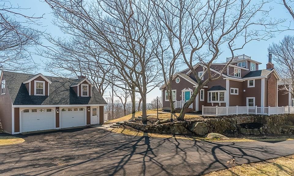 1st image of 4 Moraine Ct