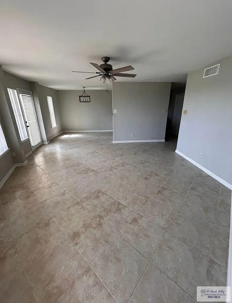 2 bed, 2.0 bath, 1114 sqft, $1,100 — Photo 3