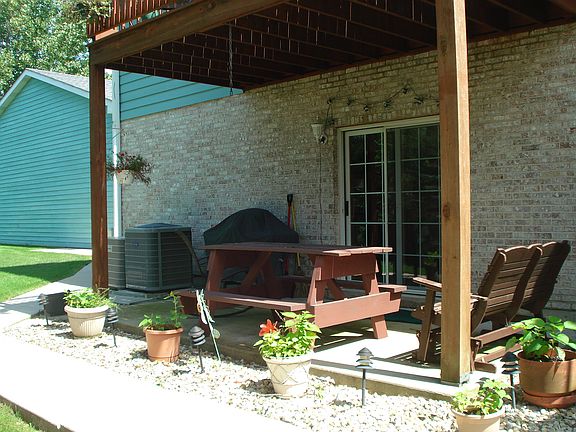 3rd image of 94 Kaffel Ct