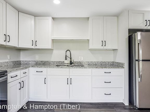 3rd image of 5558 Regal Oak Cir