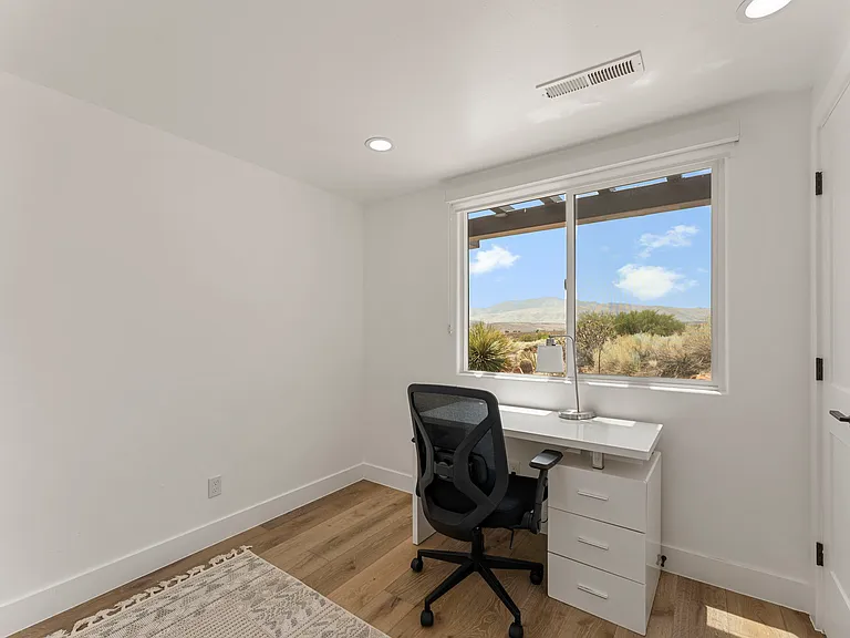 1602 N Sutava Dr — Photo 29