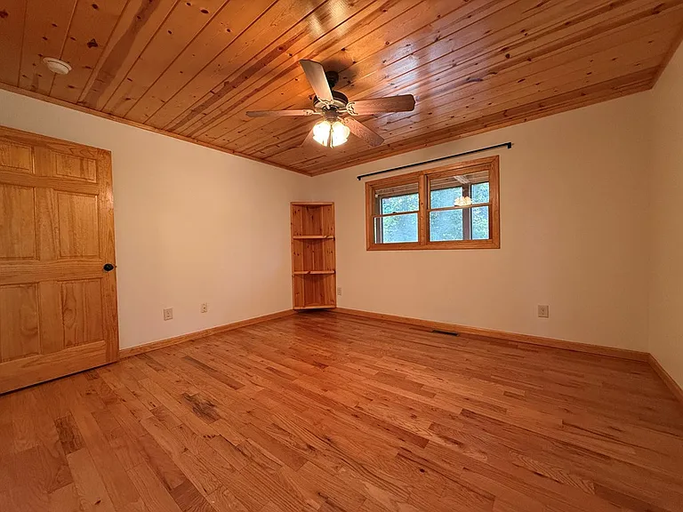 369 Farmer Cir — Photo 9