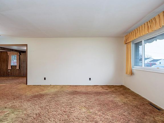 4th image of 213 S Glenn St