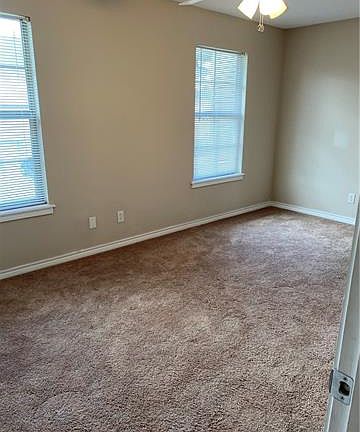 5th image of 1711 Mignonette Ln Suite 5B