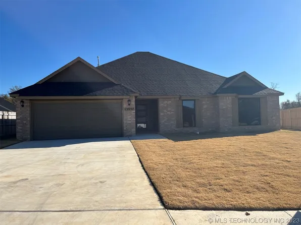 13927 S Ironwood Pl, Glenpool, OK 74033