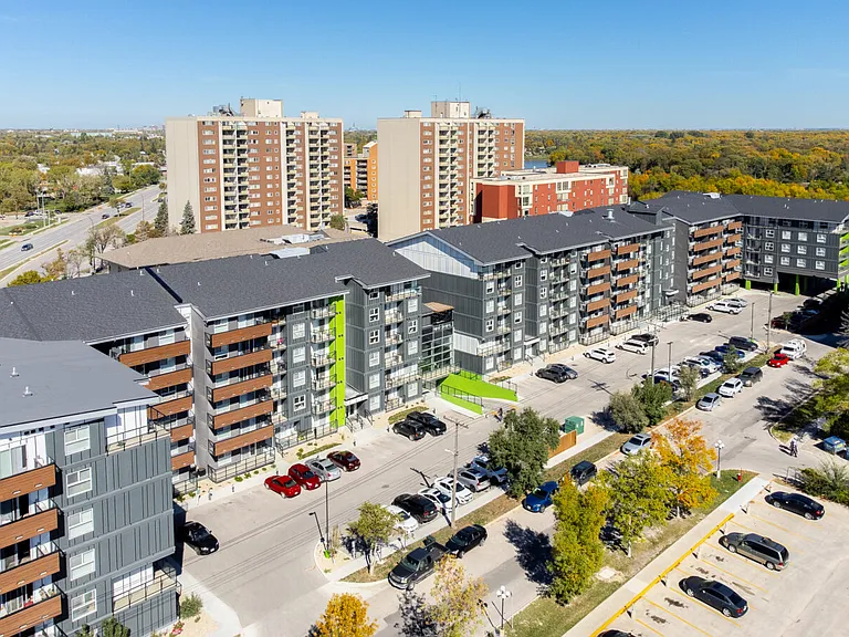 1792 Pembina Hwy — Photo 23
