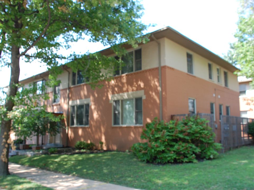 1st image of 712 S Brentwood Blvd APT 2E