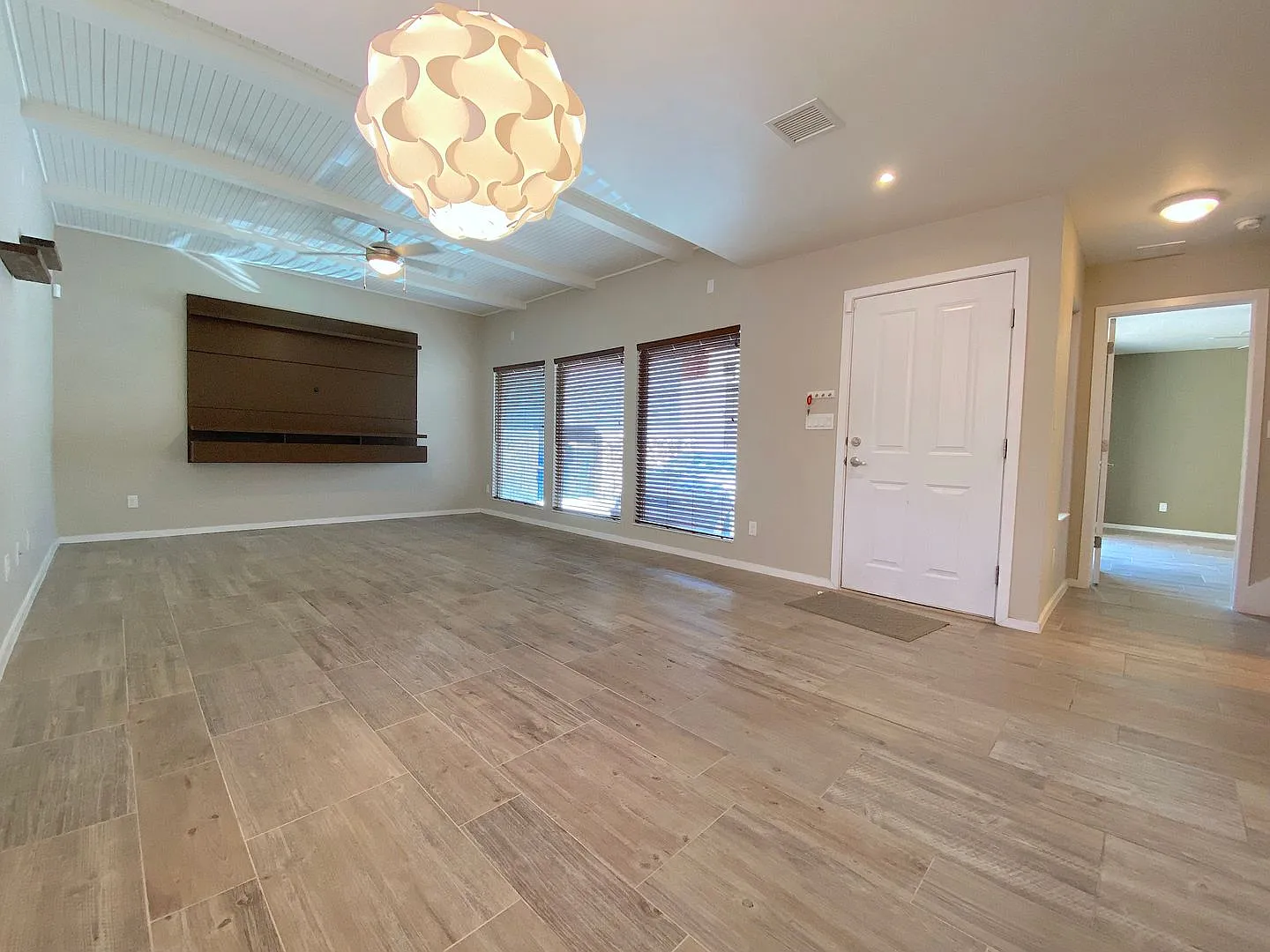 West El Paso 4bed/3.5bath Townhome — Photo 2