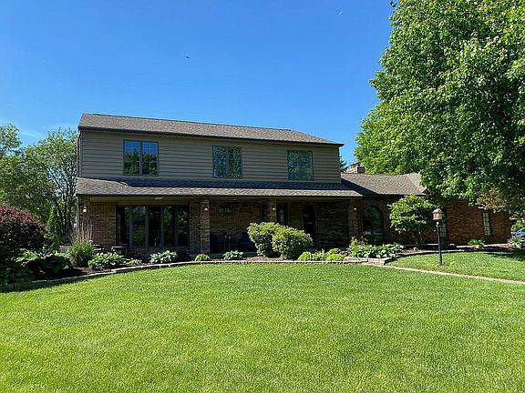 Beautiful home in Oak Creek