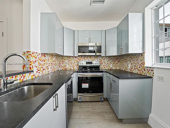 3rd image of 1509 Pennsylvania Ave #12