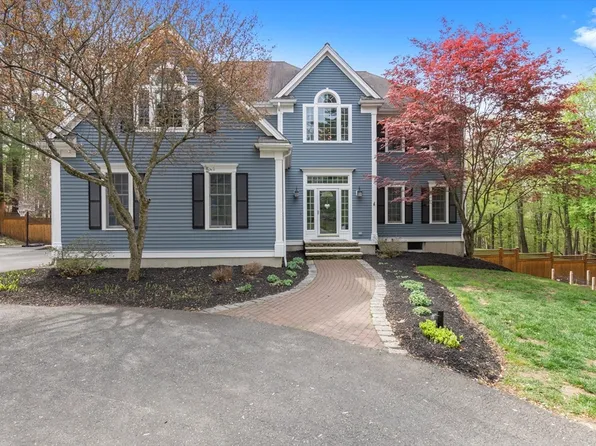 1 Colonial Dr, Merrimac, MA 01860